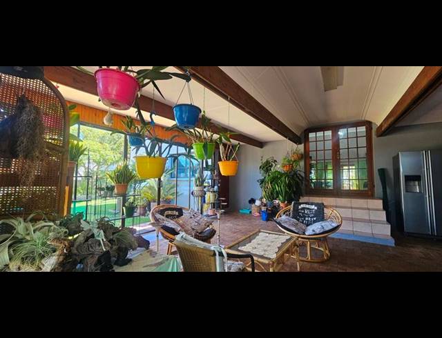 8 BEDROOM HOUSE FOR SALE IN LONG ACRES COUNTRY ESTATE